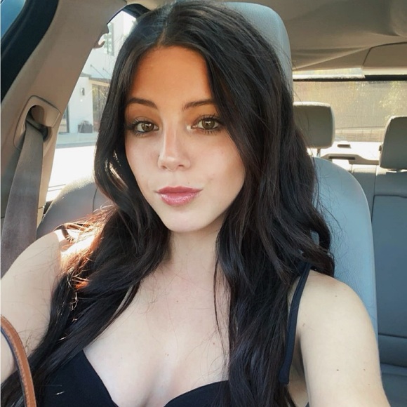 Meet your Posher, Karyme - Picture 1 of 1